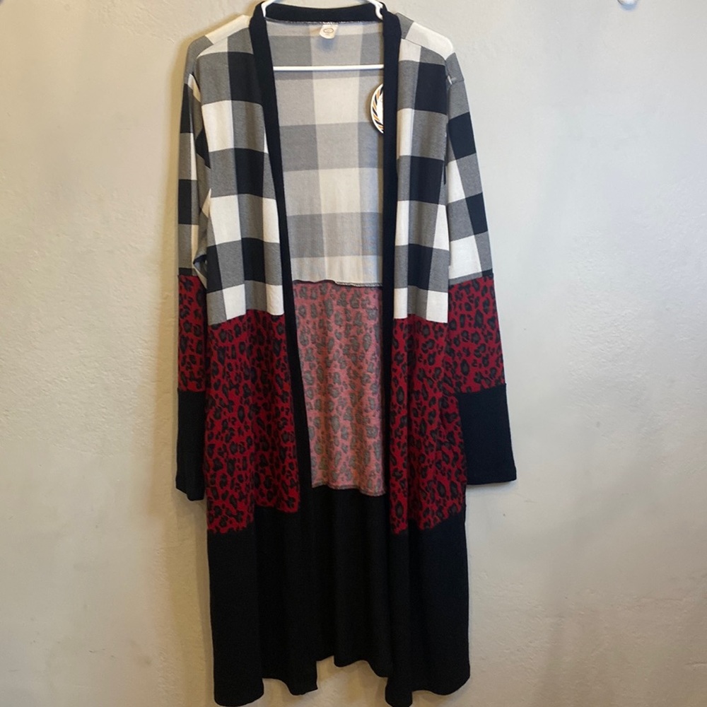 NWT Sunshine and Rodeo White Buffalo Plaid & Red Leopard